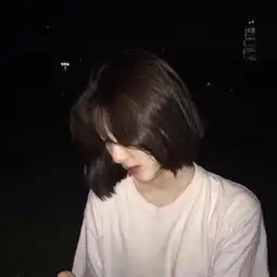 女王范短发头像美女霸气酷生活无趣没有动力很丧