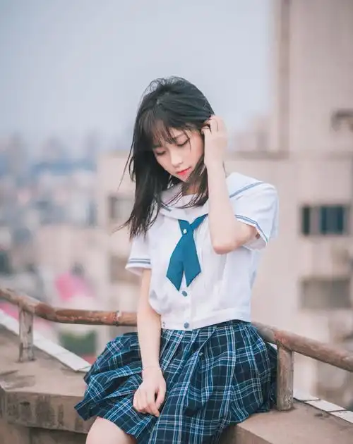 私房照,天台上的jk服美女,犹如游在心上的船儿