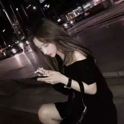 qq女生超霸气头像吸烟