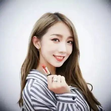 孟美岐16岁抽烟照被曝光粉丝哭诉得不到她,也不能毁了她啊