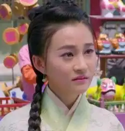 吴秀波事件女主照片曝光,大眼睛瓜子脸,撞脸李小璐