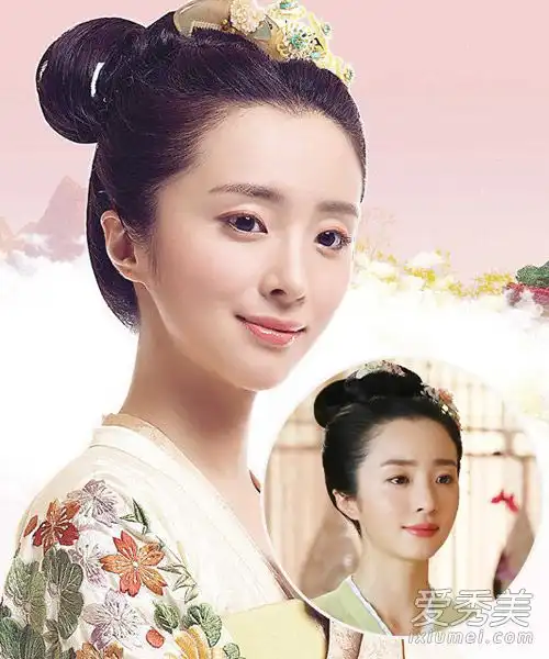 塞布琳娜和胡秉清的内阁中的美人