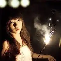 可怜的头像可爱女生烟花