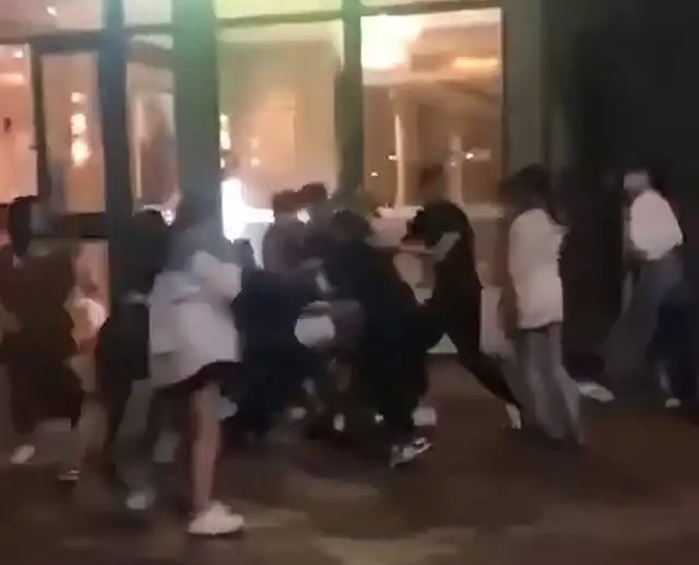 多人围殴女生上饶警方通报