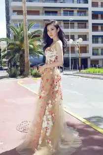 明星美女高冷女神张馨予红唇干练气质佳