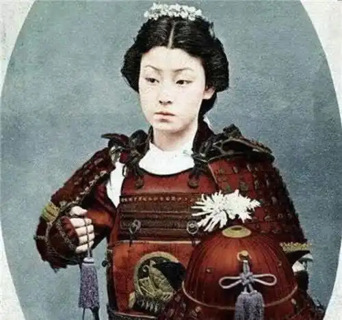 百年前日本武士平均身高仅1米6,面露凶光,女武士堪比绝世美人
