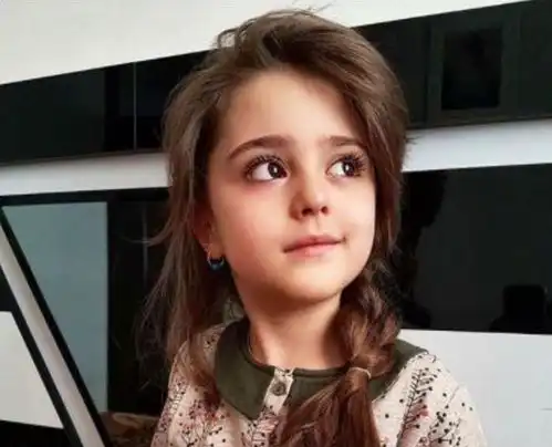 伊朗最美女孩,因超高颜值,爸爸为保护女儿辞掉工作当保镖