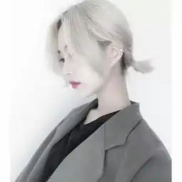 非主流带字头像女短发最