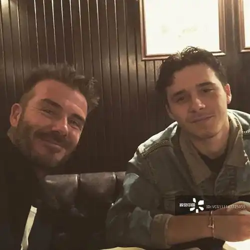 布鲁克林接二连三换女友,贝克汉姆躺枪,网友称其遗传性渣男