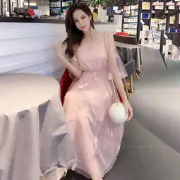 绣花钉珠连衣裙