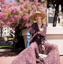 防晒衣不用买,搭配还能好看一万倍的单品,你都有丝巾