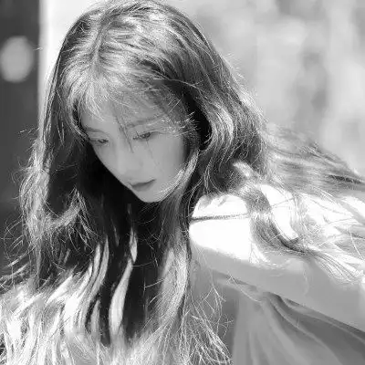 黑白头像女唯美高清图片