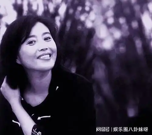 丁嘉丽两段感情伤人伤己,自曝对不起儿女,现今潜心向佛