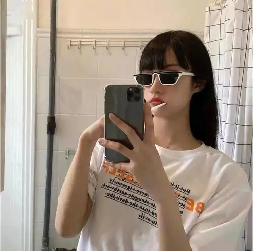 戴眼镜vs不戴眼镜的女生,颜值差别很大