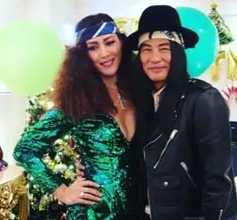 任达华庆结婚19周年名模齐聚女儿长腿抢镜