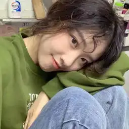 水瓶座小时候因为学习成绩不突出,所以在老师家长眼里都是很不被看好的