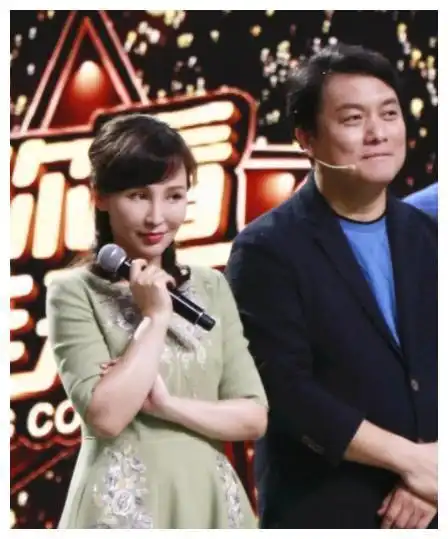 她不顾反对和导演私奔,北漂住地下室生3子,如今丈夫将她捧红
