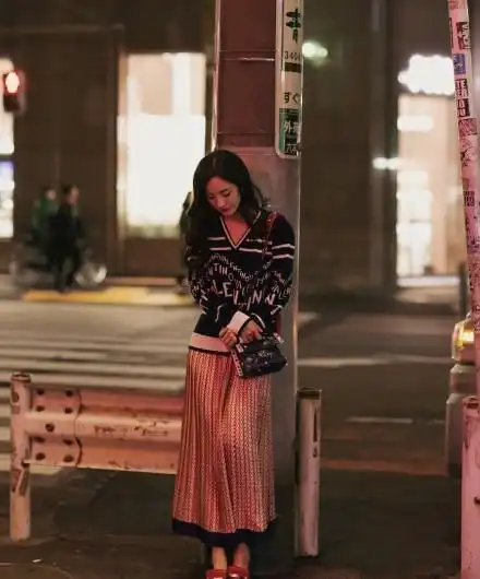 你所期待的少女感,和高级感,都藏在时尚辣妈杨幂的早春穿搭里