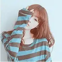 16岁女生遮脸头像毛衣