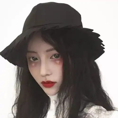 女生头像丨当痛苦无法承受,我们就只会一笑置之