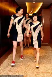 女排试穿奥运出征礼服更衣室嬉闹出场害羞