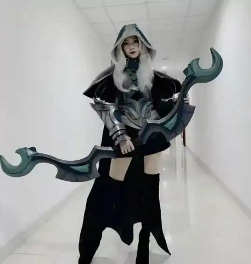 电竞圈已经成女主播秀腿的平台美女主播小熊和轩子全程秀腿