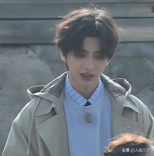 奔跑吧预告baby美成港风少女,成毅这次比蔡徐坤还帅