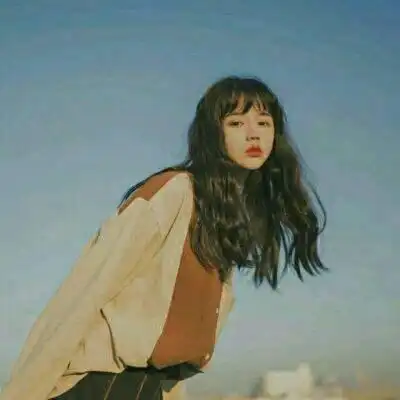 最伤感扎心的头像女生水