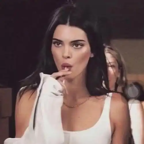 头像女氛围感欧美