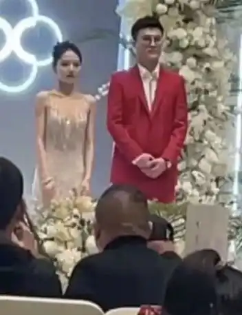 网红女生头像双人伴娘