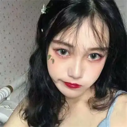 头像女甜酷红唇
