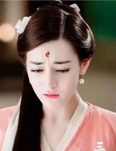 女星哭戏看演技,杨颖干瞪眼,赵丽颖有感染力,杨紫看着都揪心