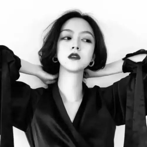 女性头像简单气质成熟q