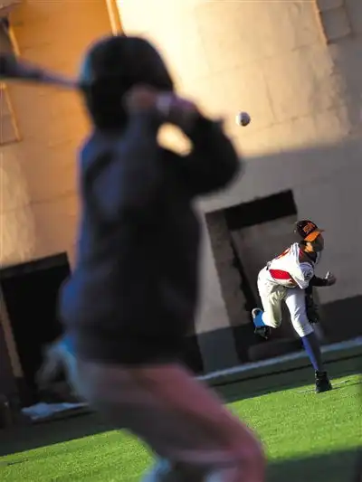 大凉山走出来的女子棒球队