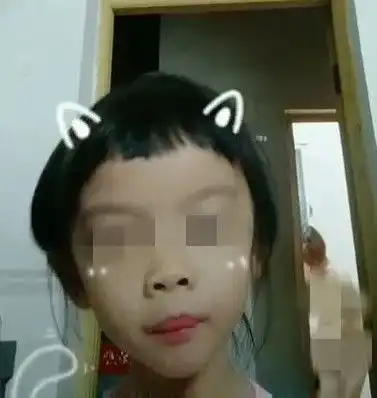 小学生发抖音,妈妈洗澡被直播视频在昆明传疯了,官方回应