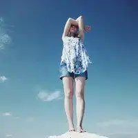 蓝天女生头像高清图片微信头像图片大全