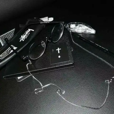 ins微丧背景图现在的喜欢好廉价,好友删了什么都断了