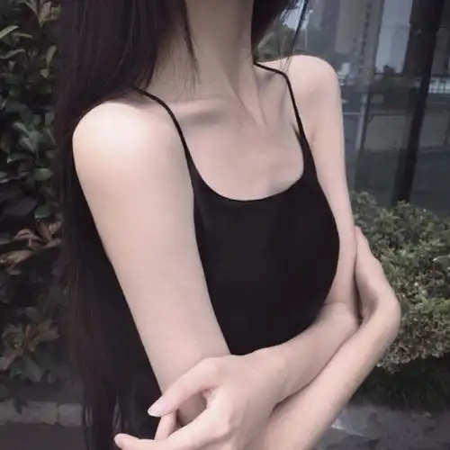 搞笑gif趣图难道这样就能抓到娃娃了吗