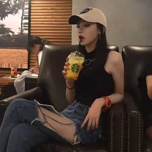 女生头像早上第一个想到的是你