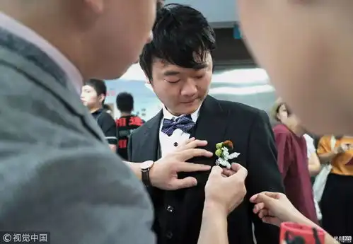 小伙为病危女友办婚礼新娘中途伴着手捧花离世