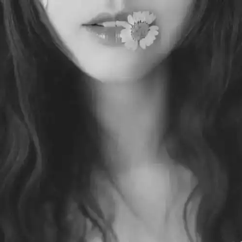 女生抽烟头像黑白黑白男