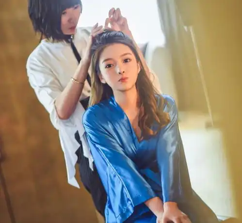 百万网红潘雨润冲上热搜,自曝交税过亿,网友得赚多少能交一亿