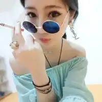 背影个性名片女生背包自然长头发