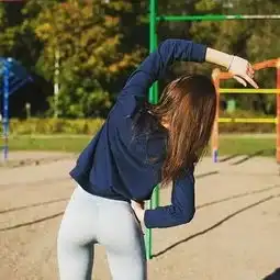 健身女孩卡通头像舔屏