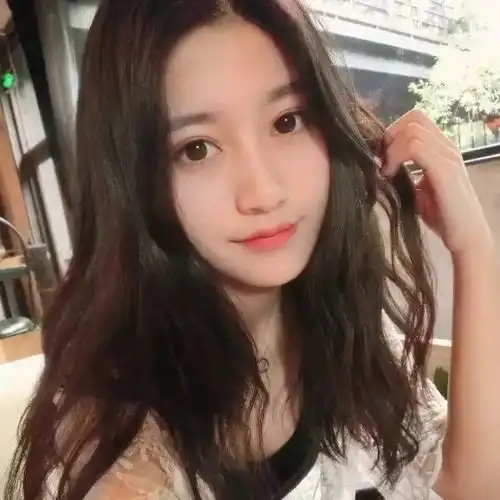 女生头像天上下的不是雨是星星的泪
