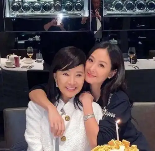 日本富豪单身55年,苦等已入豪门的中国女神,30年后他等到了