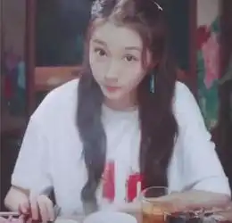 怎么吃都不会胖看看关晓彤怎么吃火锅的,难怪一直是小仙女