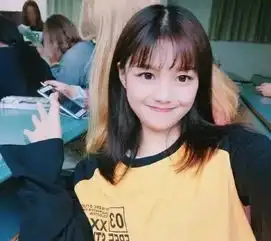 高三因撞脸何炅赵薇上热搜,毕业后隐姓埋名当模特也难逃走红的命运