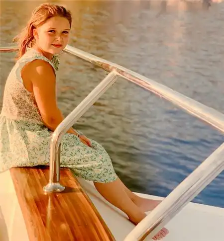 贝克汉姆全家度假老贝实力宠七,45岁贝嫂吊带裙秀少女身材