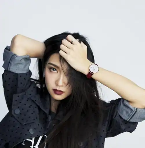 真正气质的女人,很少戴这4种首饰,尤其第一种,廉价又寒酸